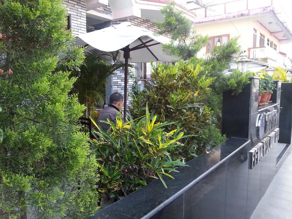 Hotel Village Inn Pokhara Dış mekan fotoğraf
