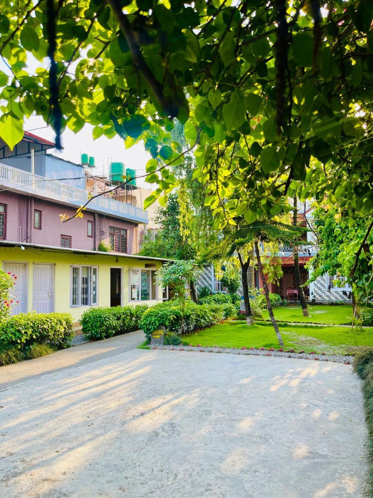 Hotel Village Inn Pokhara Dış mekan fotoğraf