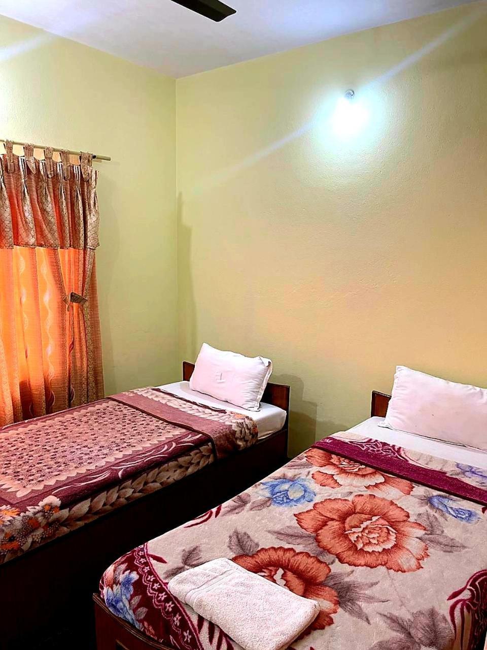 Hotel Village Inn Pokhara Dış mekan fotoğraf