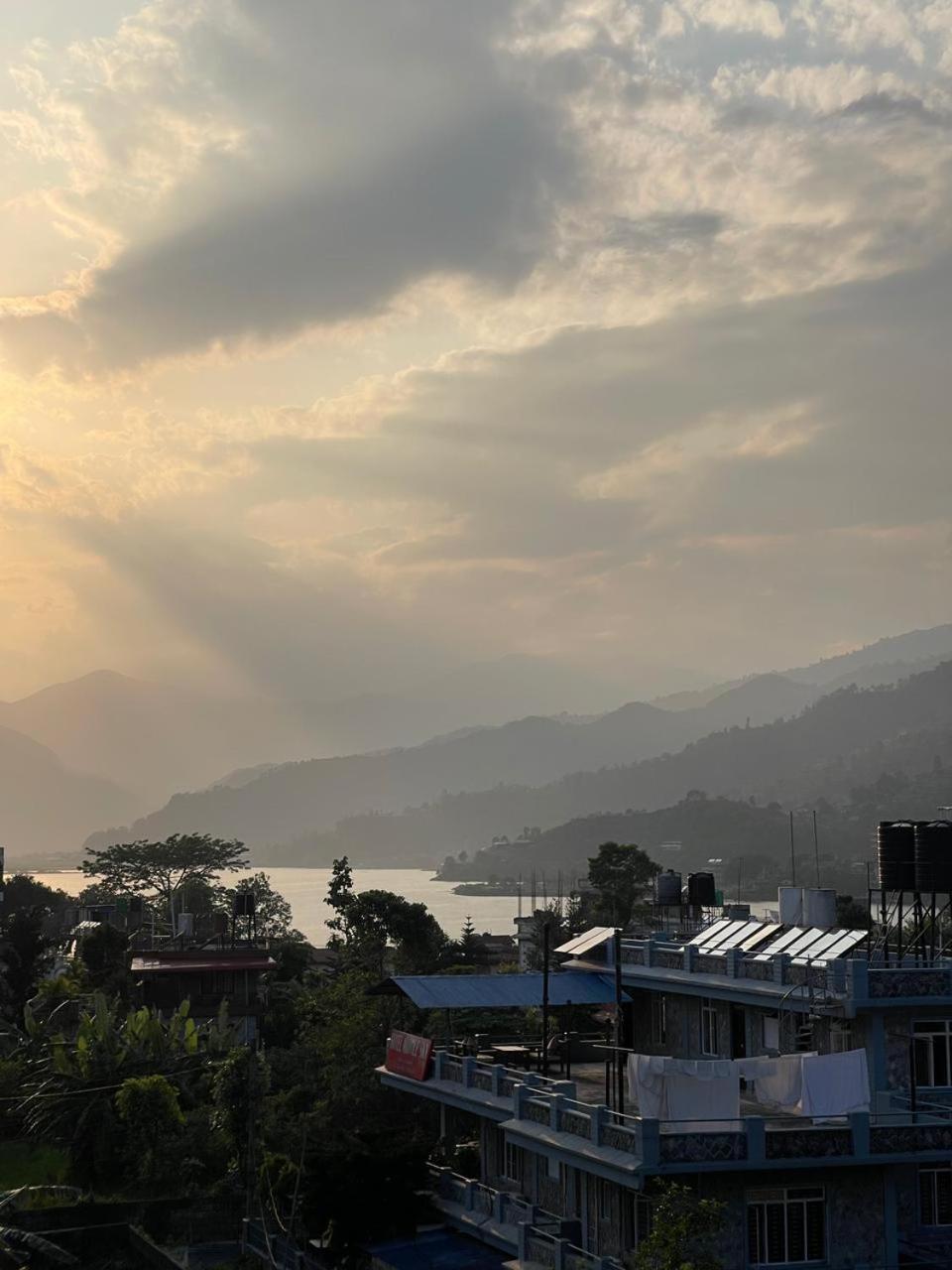 Hotel Village Inn Pokhara Dış mekan fotoğraf