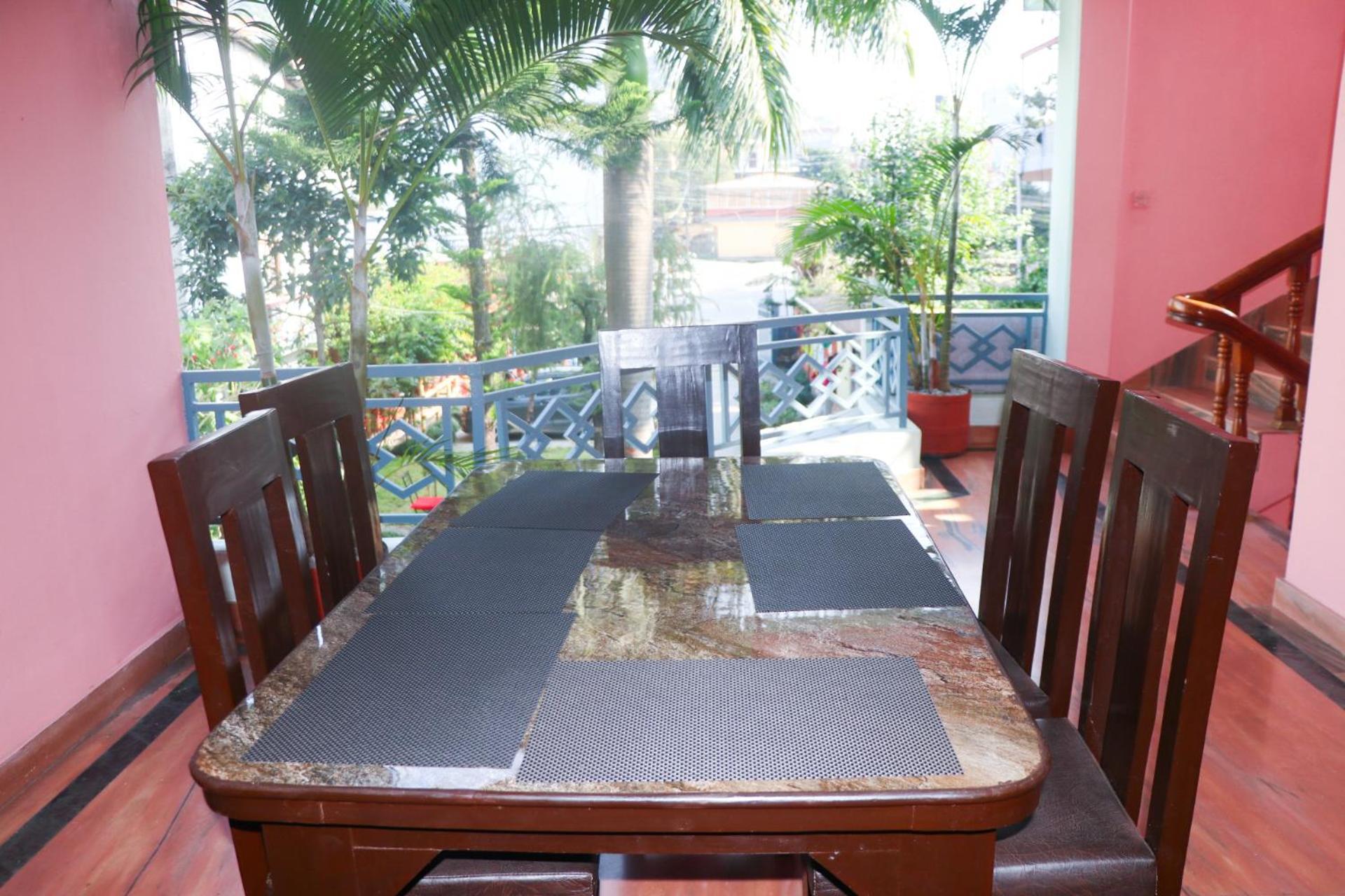 Hotel Village Inn Pokhara Dış mekan fotoğraf