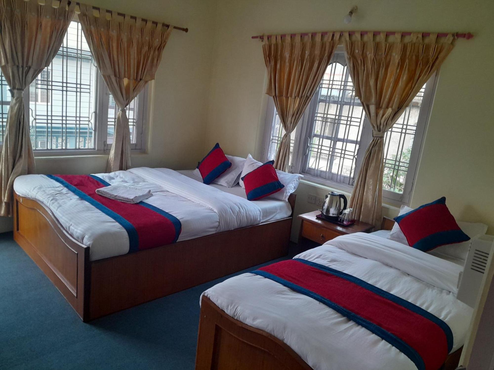 Hotel Village Inn Pokhara Dış mekan fotoğraf