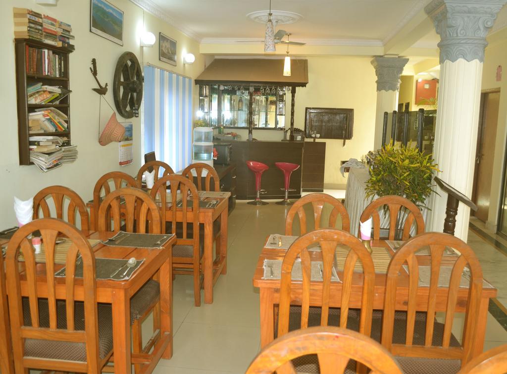 Hotel Village Inn Pokhara Dış mekan fotoğraf