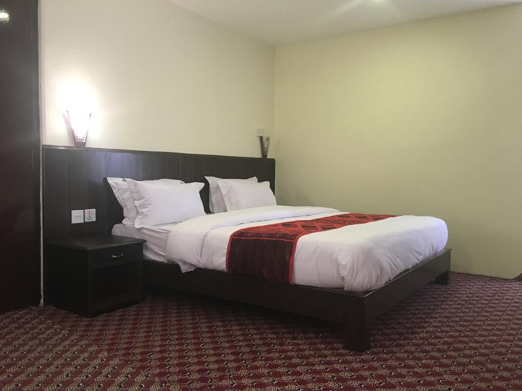 Hotel Village Inn Pokhara Dış mekan fotoğraf