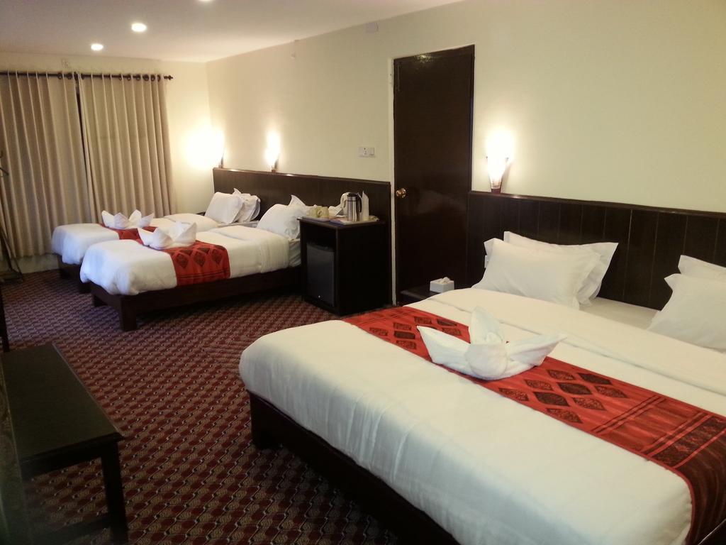 Hotel Village Inn Pokhara Dış mekan fotoğraf