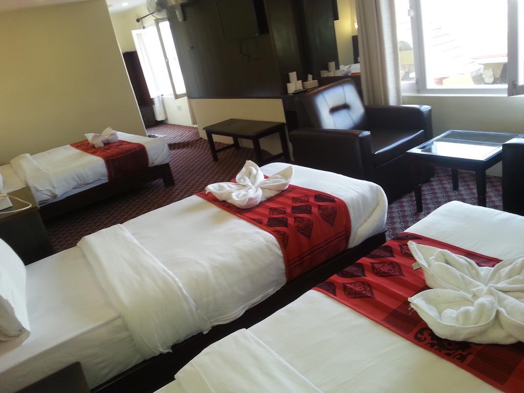 Hotel Village Inn Pokhara Dış mekan fotoğraf