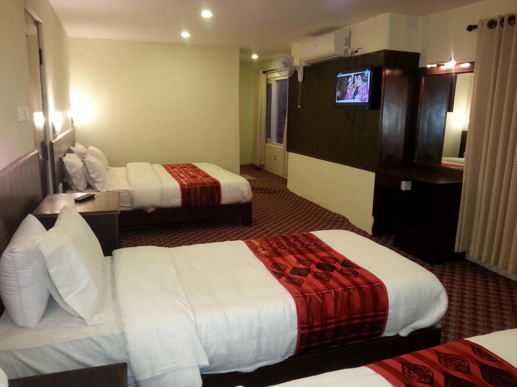 Hotel Village Inn Pokhara Dış mekan fotoğraf