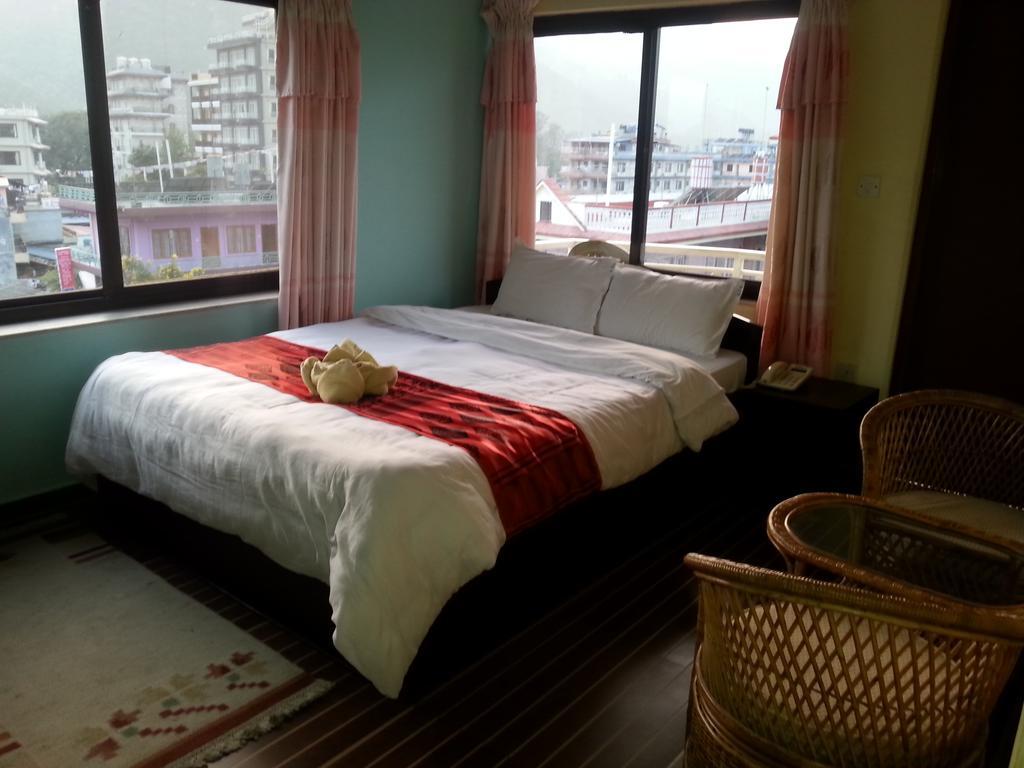 Hotel Village Inn Pokhara Dış mekan fotoğraf