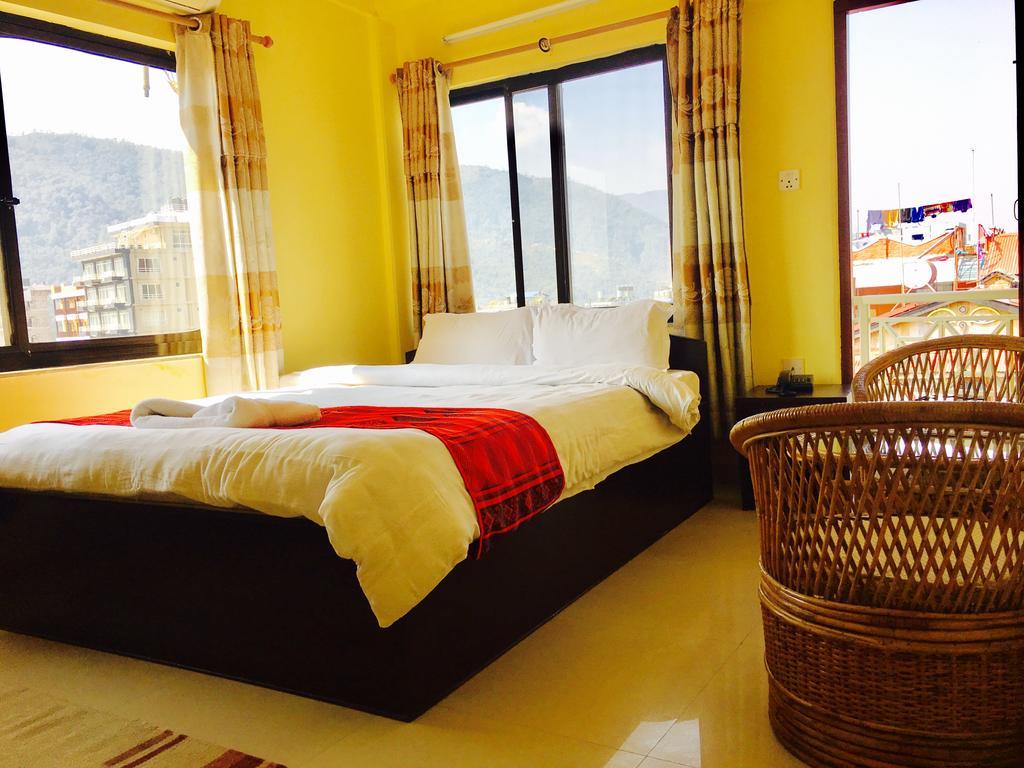 Hotel Village Inn Pokhara Dış mekan fotoğraf