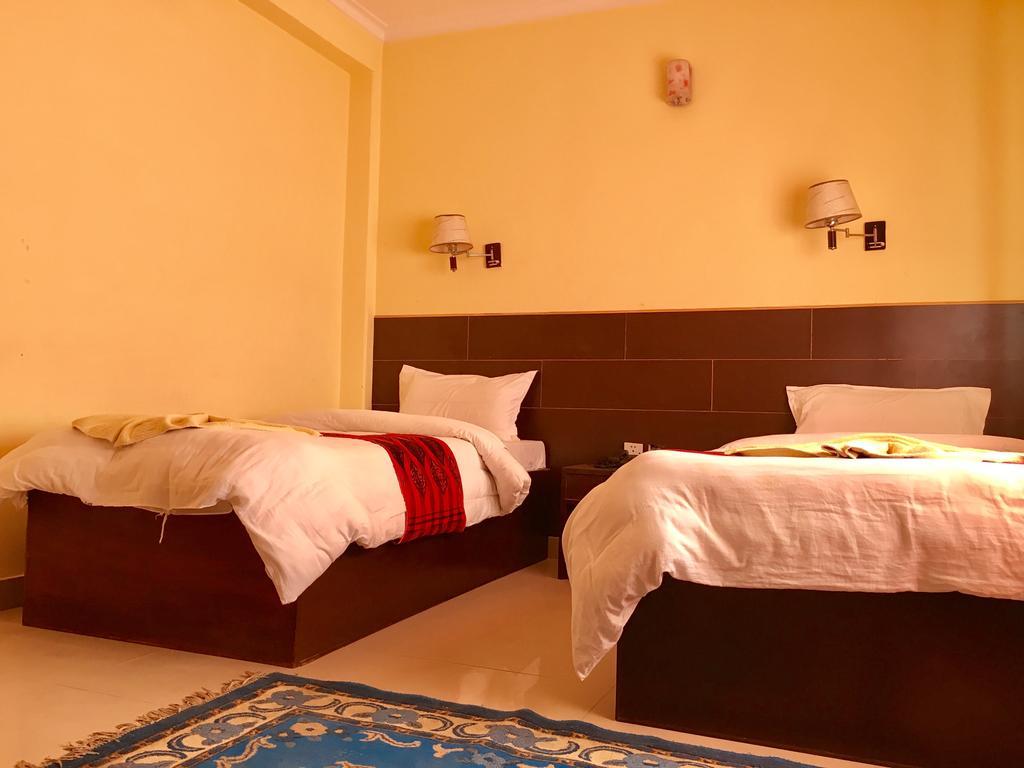 Hotel Village Inn Pokhara Dış mekan fotoğraf