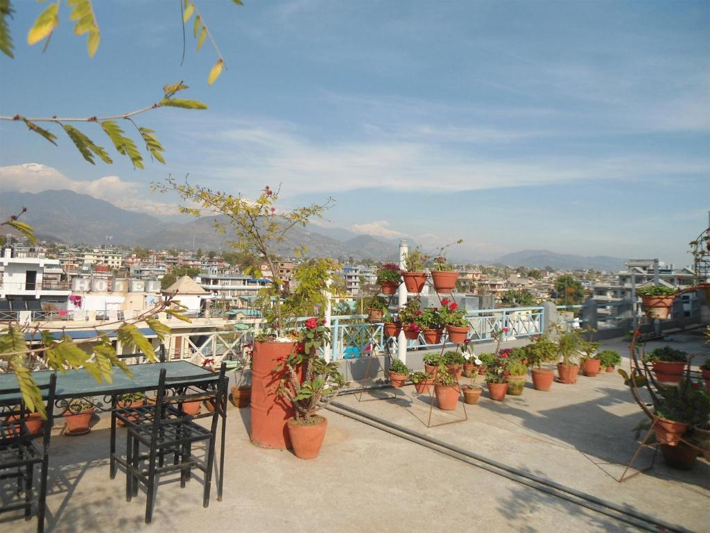Hotel Village Inn Pokhara Dış mekan fotoğraf